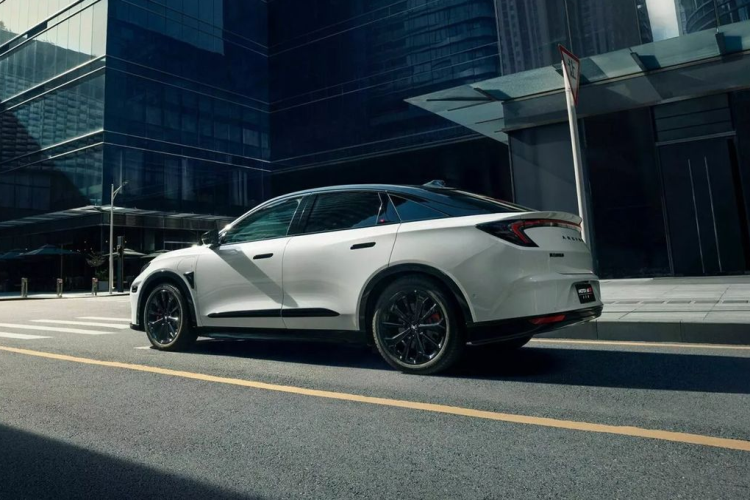 Mặc dù tập đoàn ôtô Hyundai gần đây đã đạt được một số sức hút ở Trung Quốc, với doanh số bán hàng tăng 9% trong 8 tháng đầu năm 2023, nhưng sẽ phải mất nhiều thời gian hơn nữa để hãng có thể giành lại thị phần đáng kể.