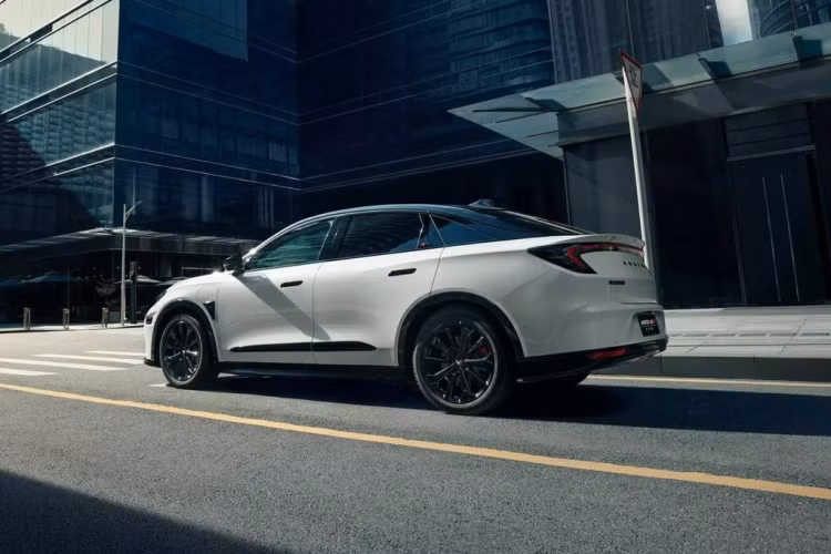 Mặc dù tập đoàn ôtô Hyundai gần đây đã đạt được một số sức hút ở Trung Quốc, với doanh số bán hàng tăng 9% trong 8 tháng đầu năm 2023, nhưng sẽ phải mất nhiều thời gian hơn nữa để hãng có thể giành lại thị phần đáng kể.