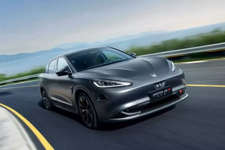 Hiện chưa rõ những mẫu xe Arcfox được Hyundai sản xuất tại nhà máy liên doanh nhưng một trong số đó có thể sẽ là mẫu sedan Alpha-S. Mẫu xe này được giới thiệu lần đầu tiên vào năm 2021 và là chiếc xe điện đầu tiên được hỗ trợ bởi công nghệ Huawei.