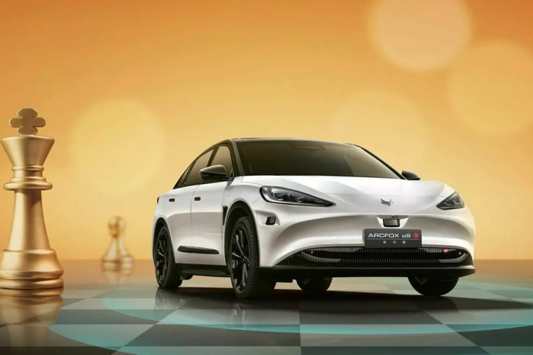 Volkswagen, Toyota và các nhà sản xuất ô tô khác cũng đang gặp phải tình huống tương tự Hyundai. VW cũng quyết định hợp tác, đầu tư 700 triệu USD để mua khoảng 5% cổ phần của Xpeng nhằm giành lại thị phần tại Trung Quốc.