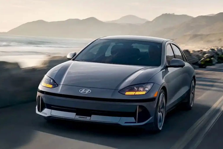 Kể từ đó, một loạt các mẫu xe khác đã được Arcfox trình làng, bao gồm cả chiếc SUV Alpha-T và gần đây nhất là Arcfox Kaola. Bên cạnh đó, có thông tin cho rằng Hyundai đã lên kế hoạch ra mắt dòng sản phẩm Ioniq tại Trung Quốc nhưng sau đó đã quyết định hủy bỏ vì cho rằng bản thân sẽ có rất ít cơ hội cạnh tranh với các đối thủ nội địa.