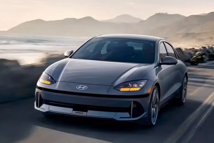 Kể từ đó, một loạt các mẫu xe khác đã được Arcfox trình làng, bao gồm cả chiếc SUV Alpha-T và gần đây nhất là Arcfox Kaola. Bên cạnh đó, có thông tin cho rằng Hyundai đã lên kế hoạch ra mắt dòng sản phẩm Ioniq tại Trung Quốc nhưng sau đó đã quyết định hủy bỏ vì cho rằng bản thân sẽ có rất ít cơ hội cạnh tranh với các đối thủ nội địa.