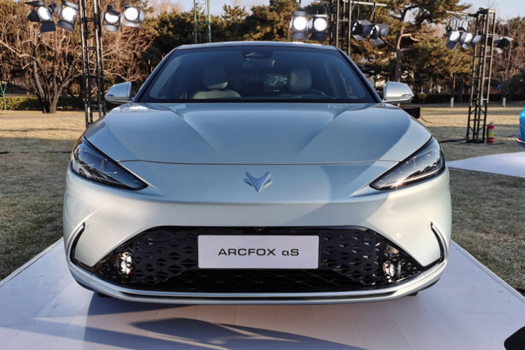 Thị trường xe điện của Trung Quốc đang trở nên cạnh tranh hơn, các mẫu xe mới được sản xuất trong nước từ các thương hiệu như BYD, NIO và Li Auto hiện đang chiếm thị phần từ các nhà sản xuất ôtô truyền thống thống trị một thời.