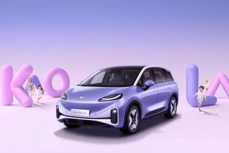 Có giai đoạn, Hyundai chiếm 7% tổng doanh số bán ôtô mới ở Trung Quốc nhưng thị phần của hãng đã giảm xuống dưới 1% vào năm ngoái khi chỉ bán được 254.000 xe. Chi nhánh Hyundai ở Bắc Kinh chịu khoản lỗ 597,7 triệu USD trong 2022. Huyndai hy vọng việc sản xuất xe điện dưới một thương hiệu mới có thể giúp hãng khơi dậy sức sống cho thương hiệu.