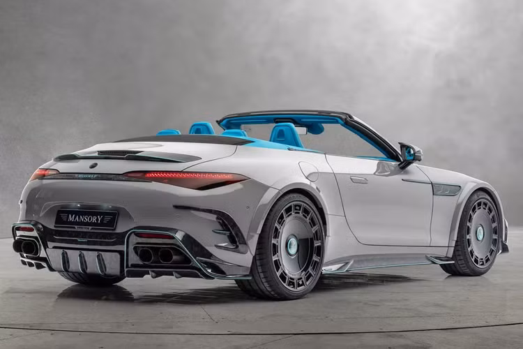 Không thể phủ nhận một điều rằng Mansory rất biết cách tạo nên những tác phẩm xe độ nổi bật, đem lại niềm phấn khích cho giới mộ điệu. Bản độ Mercedes-AMG SL 63 mới nhất này chính là ví dụ tiêu biểu nhất, đã nâng đẳng cấp cho SL 63 lên một tầm cao mới.