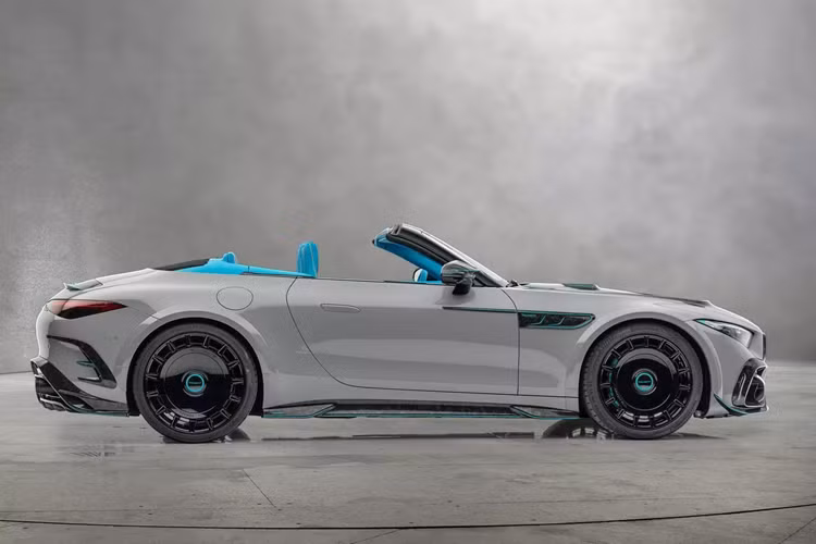 Một chi tiết bổ sung mới nữa là đèn chạy ban ngày LED hình chữ L được tích hợp vào khe hút gió tạo nên dáng vẻ lạ mắt nhưng cũng rất thú vị và ấn tượng.