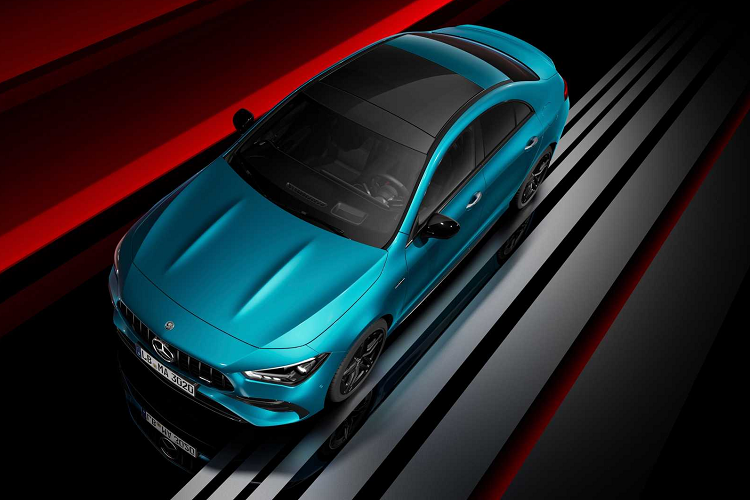 Những chiếc Mercedes-Benz CLA thế hệ mới nhận được thay đổi ở ngoại hình tập trung vào mặt trước, khi đầu xe được thiết kế lại và các thanh nan ở lưới tản nhiệt trung tâm có họa tiết ngôi sao 3 cánh mini. Đèn pha có cấu trúc đồ họa mới. Ở phía sau, các nhà thiết kế của Mercedes đã tinh chỉnh lại hình dáng của bộ khuếch tán.