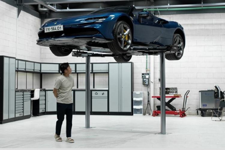 Theo đó, xưởng dịch vụ sửa chữa và chăm sóc ôtô của garage độ siêu xe Cường Đô la sẽ chính thức đi vào hoạt động sau Tết Nguyên đán.