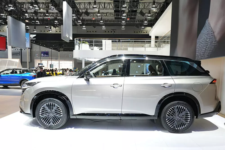 Là sản phẩm do liên doanh Dongfeng Nissan sản xuất, mẫu SUV Nissan Pathfinder 2024 này chỉ dành cho Trung Quốc đồng thời không có liên hệ với Nissan Pathfinder đang bán ở thị trường quốc tế.