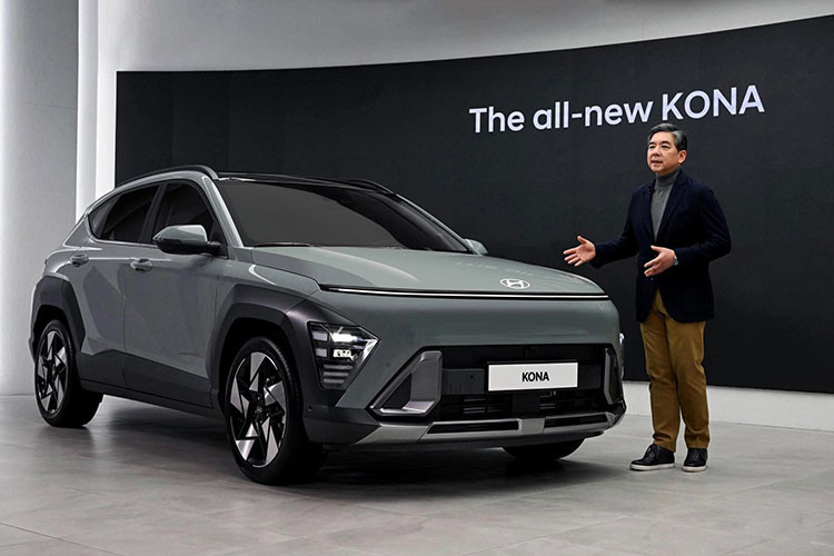 Trước đó, hãng xe Hàn Quốc đã công bố thiết kế của Hyundai Kona 2024 mới bao gồm 3 biến thể gồm; Kona, Kona N Line và Kona Electric chạy điện vào hồi tháng 12 năm ngoái.