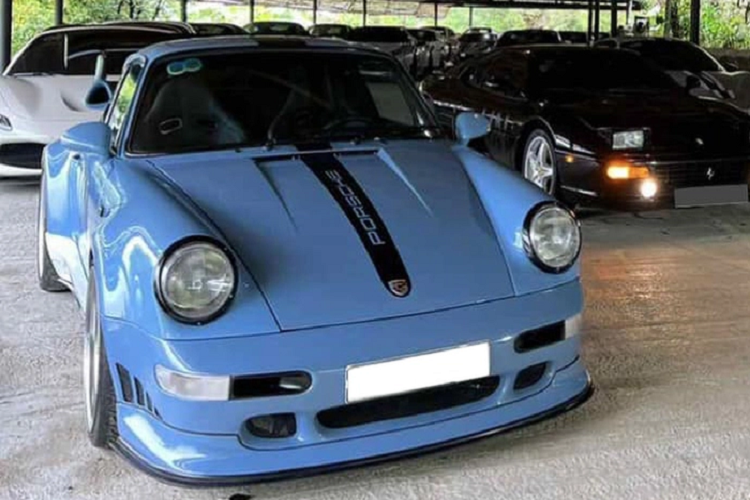 Ở ngoại thất, chiếc xe Porsche 930 Turbo thứ 3 của "Qua" Vũ có bộ body kit được nâng cấp lên của phiên bản Porsche 964 Turbo và còn có các chi tiết độ của hãng RUF như tem, mâm và cánh gió đuôi phía sau khổng lồ hầm hố, riêng bộ mâm độ 19 inch của RUF đi kèm cặp kẹp phanh Brembo rất hiếu chiến, chiếc xe này đã tháo đi 1 chi tiết đó là mang ra 2 bên đầu xe và ngoại thất được sơn từ đen sang xanh ngọc.