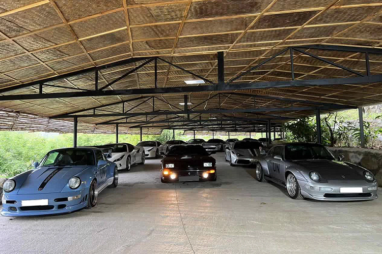 Số lượng xe thể thao Porsche 930 Turbo tại Việt Nam ước tính trên 5 xe và 2/3 trong số đó đã được ông Đặng Lê Nguyên Vũ, nhà sưu tập xe hàng đầu thu nạp về garage của mình. Mới đây, sự xuất hiện của một chiếc xe Porsche 930 Turbo RUF hàng hiếm trong garage của doanh nhân này đã gây ngạc nhiên và không ít người.