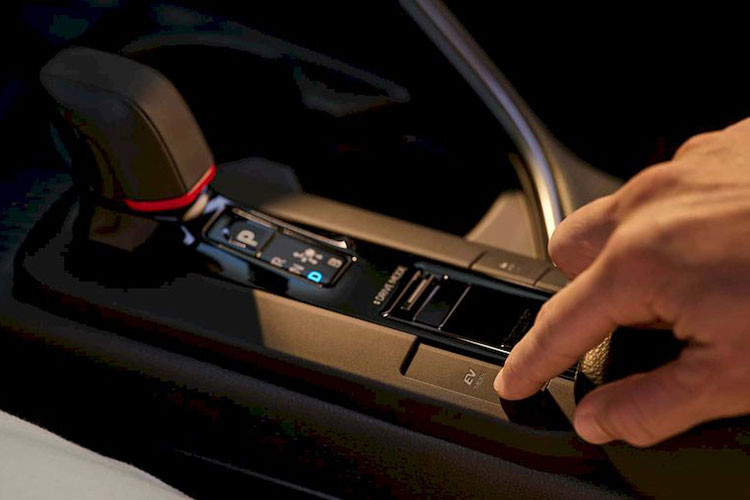 Can canh Toyota C-HR 2024, 