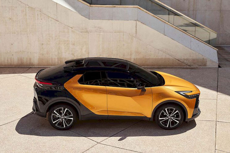 Can canh Toyota C-HR 2024, 