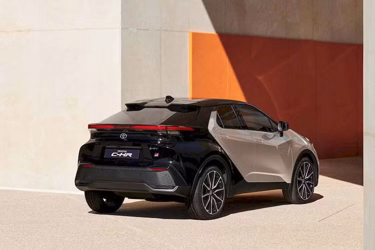 Can canh Toyota C-HR 2024, 