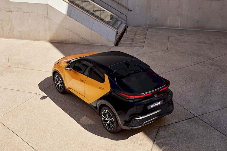 Can canh Toyota C-HR 2024, 