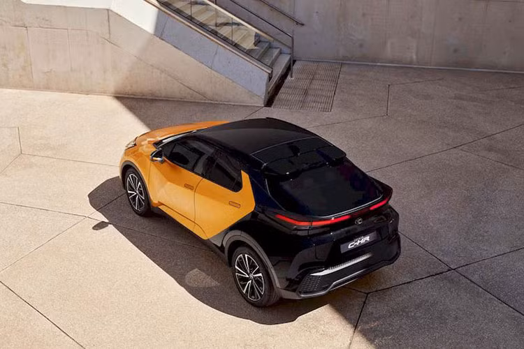 Can canh Toyota C-HR 2024, 