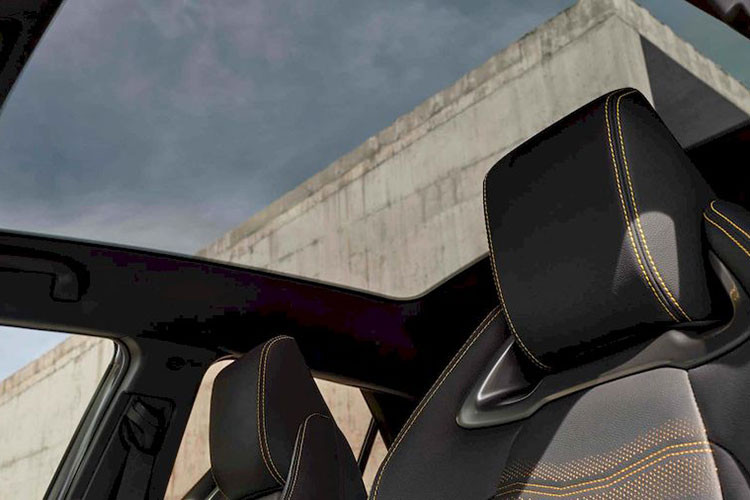 Can canh Toyota C-HR 2024, 