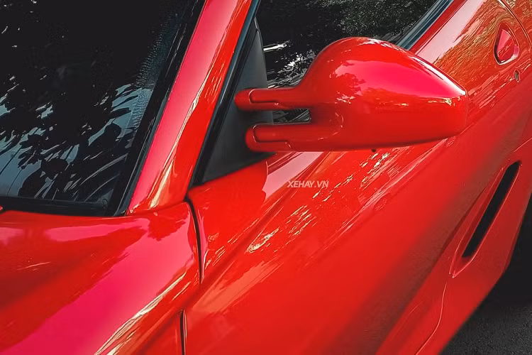 Sau một thời gian, Ferrari 599 GTB Fiorano được “ông trùm cà phê” bán lại cho một showroom, thời điểm đó xe có màu sơn ngoại thất trắng. Hiện tại, xe đã có chủ sở hữu mới và được trả lại màu “áo” đỏ nguyên bản.