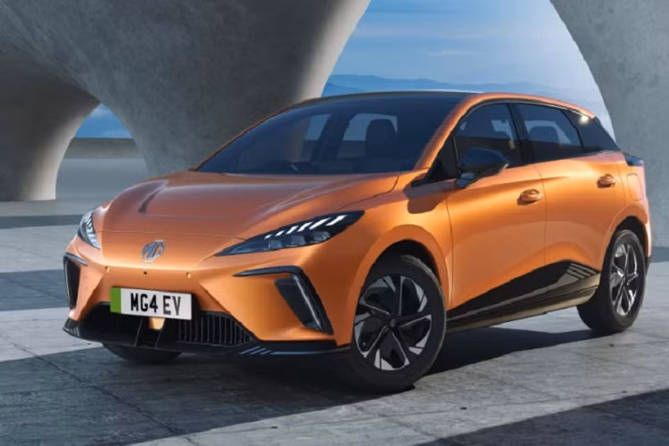 Trước đó, MG4 EV 2023 mới từng xuất hiện tại Triển lãm Ô tô Việt Nam 2022. Khi đó, xe được đưa về dưới dạng trưng bày thăm dò thị trường chứ chưa bán.Tuy nhiên, hiện tại phía MG vẫn chưa công bố bất kỳ thông tin gì về việc mở bán xe. Trên fanpage của hãng chỉ để một câu hỏi bỏ ngỏ: "Bạn có mong chờ sự xuất hiện chính thức của MG4 EV tại thị trường Việt Nam?".