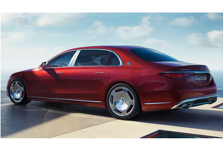 Hiện thương hiệu Đức chưa công bố dung lượng pin của Mercedes-Maybach S580e 2024. Chỉ biết rằng, xe đi kèm bộ sạc chậm 11 kW tiêu chuẩn và sạc nhanh DC 60 kW tùy chọn. Với sạc nhanh, thời gian nạp đầy pin chỉ rơi vào khoảng 30 phút. Sau khi sạc đầy pin, Mercedes-Maybach S580e 2024 có thể chạy được 100 km.