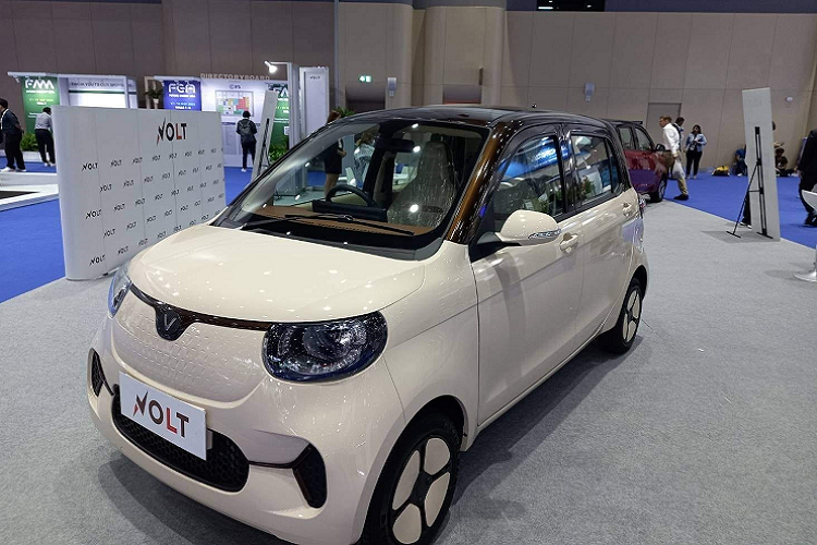 Chiếc xe điện cỡ nhỏ này có tên gọi là Volt City EV 2023 mới, do công ty EV Primus, nhà nhập khẩu và phân phối độc quyền xe Dongfeng Sokon Automobile (DFSK Motor) của Trung Quốc tại Thái Lan trình làng và trưng bày vào năm ngoái.
