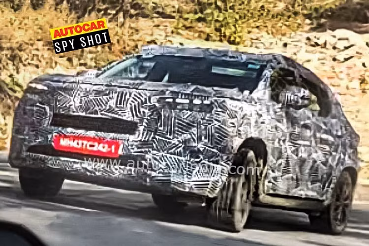 Nếu chung động cơ với Honda City 2023, xe sẽ dùng động cơ xăng 4 xi-lanh, hút khí tự nhiên, dung tích 1.5L, sản sinh công suất tối đa 121 mã lực và mô-men xoắn cực đại 145 Nm. Động cơ đi kèm với hộp số sàn 6 cấp hoặc hộp số biến thiên vô cấp CVT. Trong giai đoạn đầu, Honda Elevate dự kiến sẽ chỉ có 1 tùy chọn động cơ là máy xăng kể trên.