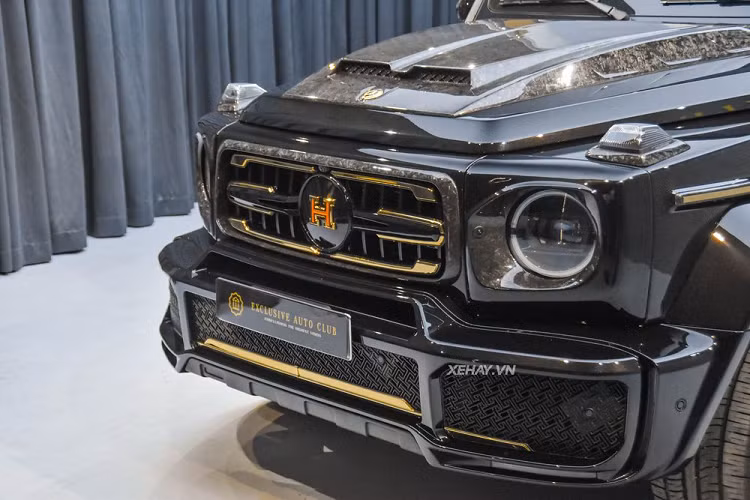 Đây là tác phẩm được thực hiện bởi Exclusive Auto Club (EAC) - xưởng độ chuyên nâng cấp các mẫu xe sang nổi tiếng tại Việt Nam. Theo chia sẻ của đại diện đơn vị này, hãng sẽ chỉ chế tác 8 chiếc GX63 Heritage, mỗi xe mất khoảng 6 tháng để hoàn thành và đây là chiếc đầu tiên ra đời.