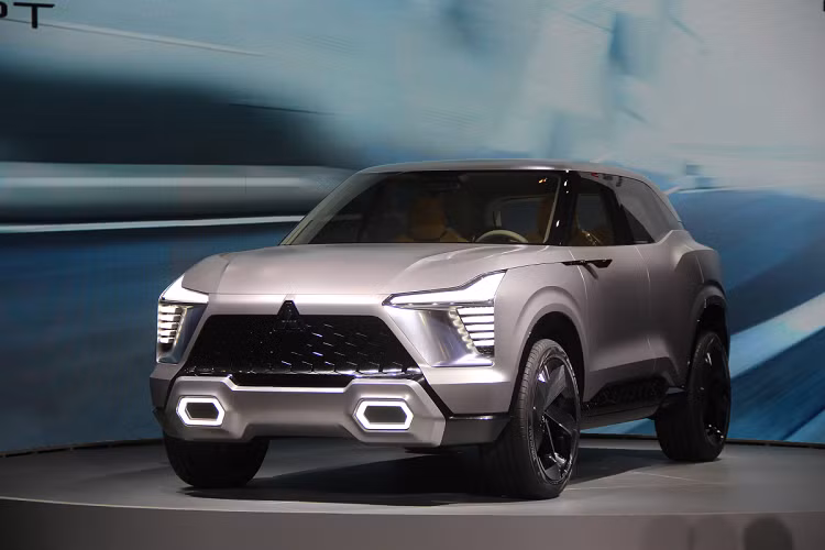 Những chế độ lái này mang đến khả năng vận hành an toàn, thú vị trong nhiều điều kiện thời tiết khác nhau. Đây là lần đầu tiên hãng Mitsubishi giới thiệu chế độ Wet, được thiết kế nhắm đến khu vực Đông Nam Á nói chung", ông Guntur cho biết.