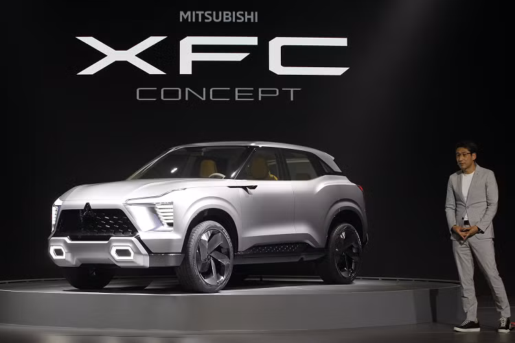 Khi được hỏi về thiết kế của Mitsubishi XFC bản thương mại, ông Hikaru Mii tiết lộ: "Chúng tôi sẽ giữ thiết kế sát với phiên bản concept". Nếu đúng như vậy, đây sẽ là một sự bổ sung thú vị cho dải sản phẩm của hãng Mitsubishi trong thời gian tới. XFC sẽ là một ứng cử viên mới của thương hiệu Mitsubishi trong phân khúc SUV cỡ nhỏ với 5 chỗ ngồi.