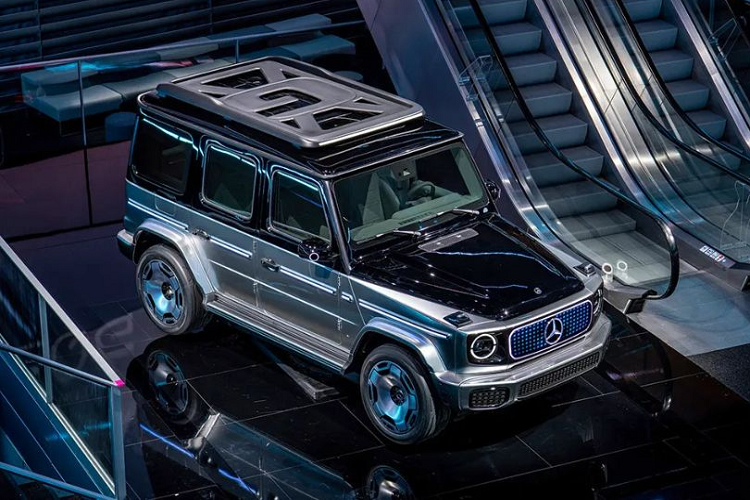 Công nghệ cực dương pin sử dụng silicon được cung cấp bởi công ty vật liệu pin Sila Nanotechnologies có trụ sở tại California. Sau vài năm nghiên cứu, vật liệu pin “Titan Silicon” đã xuất hiện trên thị trường và hãng xe sang Mercedes-Benz đầu tiên sử dụng công nghệ tiên tiến này.