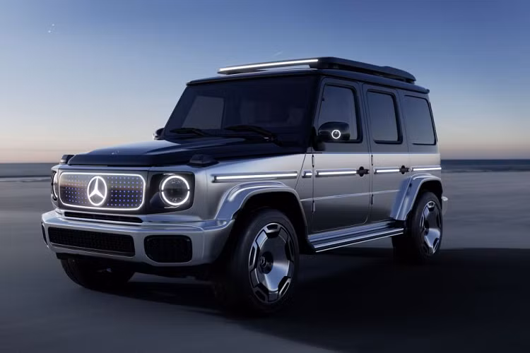 Trong giai đoạn sản xuất, Titan Silicon tạo ra lượng CO2 ít hơn từ 50% đến 75% trên mỗi KWh so với than chì. Công nghệ này được cho là có thế lưu điện tích gấp 10 lần so với than chì.