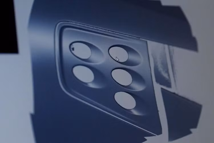 Chuyên gia đo lường của Bugatti phải sử dụng kết hợp các công cụ thủ công và máy quét 3D có độ chính xác cao với độ chính xác lên tới 0,005 mm. Khi Gregoire Haller-Meyer phát hiện ra một bộ phận có cấu trúc hoặc vị trí sai lệch so với các số đo đã quy định của Bugatti, nhiệm vụ của ông là tìm ra nguyên nhân, gốc rễ của vấn đề.