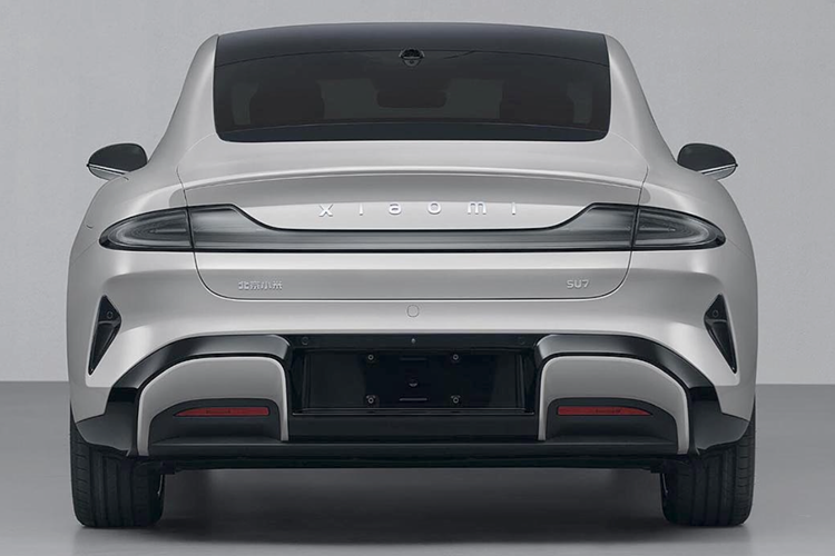 Ngoài ra, xe còn dùng pin LFP 73,6 kWh của BYD hoặc pin ternary (NMC) 101 kWh của CATL. Pin của BYD mang đến phạm vi di chuyển là 628 km và 668 km, tùy phiên bản. Con số tương ứng của pin CATL là 800 km và 750 km. Pin của BYD hỗ trợ sạc nhanh 400V trong khi pin CATL có thể dùng sạc nhanh 800V.