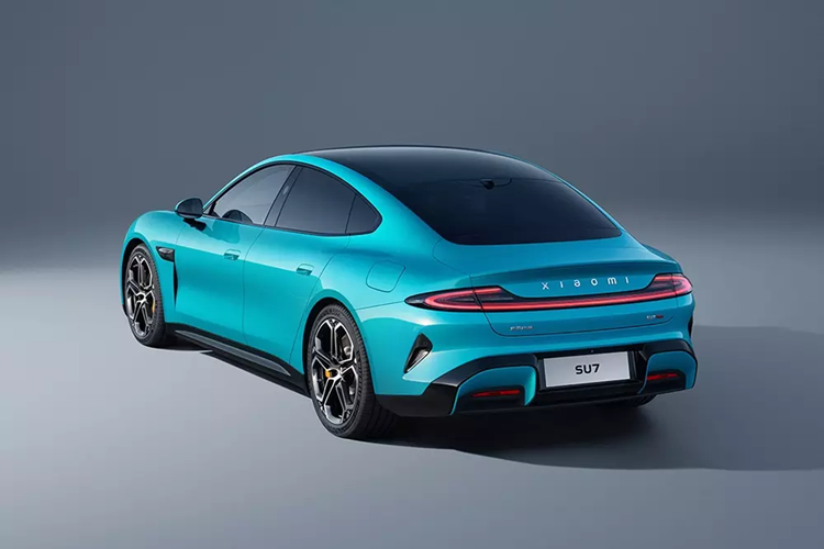Theo hãng Xiaomi, SU7 hiện đã bắt đầu được sản xuất và sẽ bán ra trong vài tháng tới. Đối thủ nhắm đến của mẫu xe này chính là Porsche Taycan và Tesla Model S. Do đó, mức giá xe Xiaomi SU7 2024 dự kiến sẽ không quá rẻ.