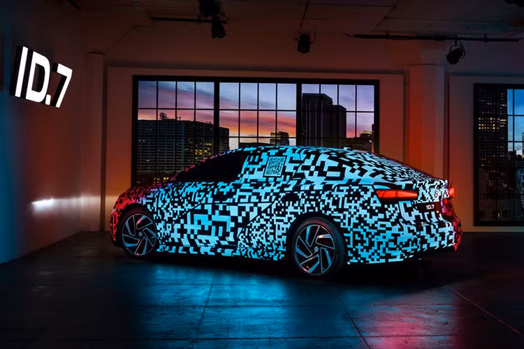 Tuy nhiêncác đại lý ở Mỹ hiện chỉ có 1 lựa chọn duy nhất cho người mua là chiếc ID.4 nhỏ gọn, cùng với chiếc xe van ID.Buzz đang trên đường về, vì thế, sự ra mắt của thành viên thứ ba trong gia đình ID hứa hẹn sẽ mang đến thêm 1 lựa chọn hấp dẫn và đây là 1 chiếc sedan.