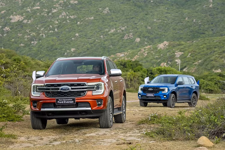 Các phiên bản còn lại sở hữu động cơ diesel 2.0L turbo đơn công suất 168 mã lực và mô men xoắn cực đại 405 Nm, đi kèm hộp số tự động 6 cấp và hệ dẫn động cầu sau.