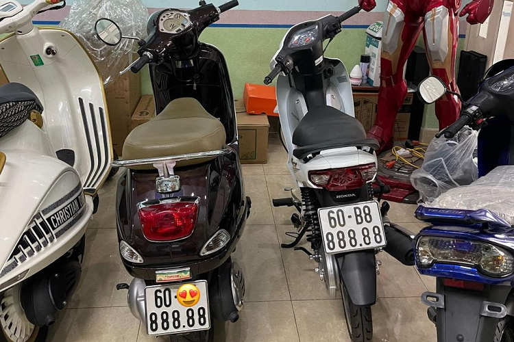 Nếu để ý, chúng ta có thể thấy chiếc biển 60B8-888.88 có đến 6 con số 8, hay còn gọi là lục 8. Theo giới luận biển thì đây là chiếc biển số thuộc hàng “đẳng cấp” vì nó mang ý nghĩa may mắn, phát tài trọn đời và rất khó để sở hữu.