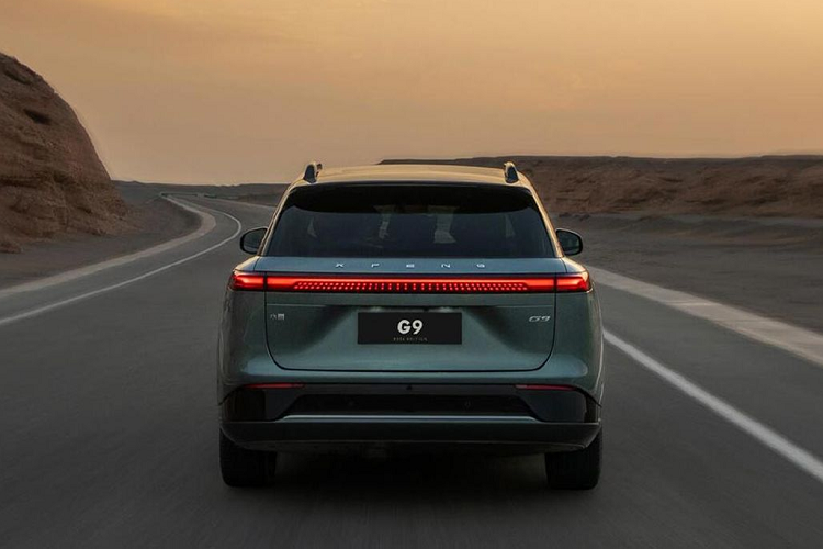 Nếu dùng trạm sạc nhanh 480 kW, người dùng chỉ cần sạc 5 phút là xe sẽ đi thêm được 200 km. Trong khi đó, thời gian tăng dung lượng pin từ 10% lên 80% là gần 15 phút. Điều này giúp tối ưu thời gian sạc pin, phạm vi hoạt động của xe nhờ đó cũng tăng đáng kể