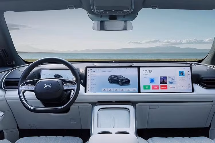 Đặc biệt, G9 được trang bị trợ lý bằng giọng nói tiên tiến, có khả năng phản hồi trong vài phần nghìn giây, kiểm soát hơn 600 tính năng của xe, có thể tiếp nhận yêu cầu của nhiều người dùng khác nhau cùng thời điểm mà không cần phải tắt đi bật lại.