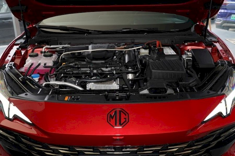 Thứ nhất là động cơ xăng tăng áp 4 xy-lanh, dung tích 2.0L cho đầu ra công suất 261 mã lực và mô-men xoắn 405 Nm, đi kèm hộp số sàn 9 cấp. Thứ 2 là động cơ tăng áp 4 xy-lanh, dung tích 1.5L, công suất 180 mã lực và 298 Nm, kết hợp với hộp số ly hợp kép 7 cấp. Ở cả hai phiên bản, xe đều được trang bị 4 chế độ lái gồm Normal, Eco, Sport và X-MODE.