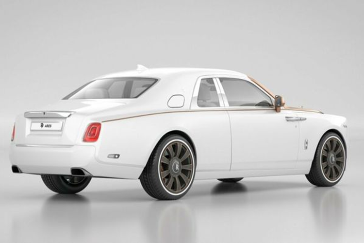 Giống như nhiều dự án cá nhân hóa khác, Ares Modena không công bố giá bán Rolls-Royce Phantom 2 cửa đặc biệt này. Hiện tại, Rolls-Royce Phantom VIII được bán tại Việt Nam với mức giá lên tới 80 tỷ đồng thông qua các đại lý kinh doanh xe tư nhân.