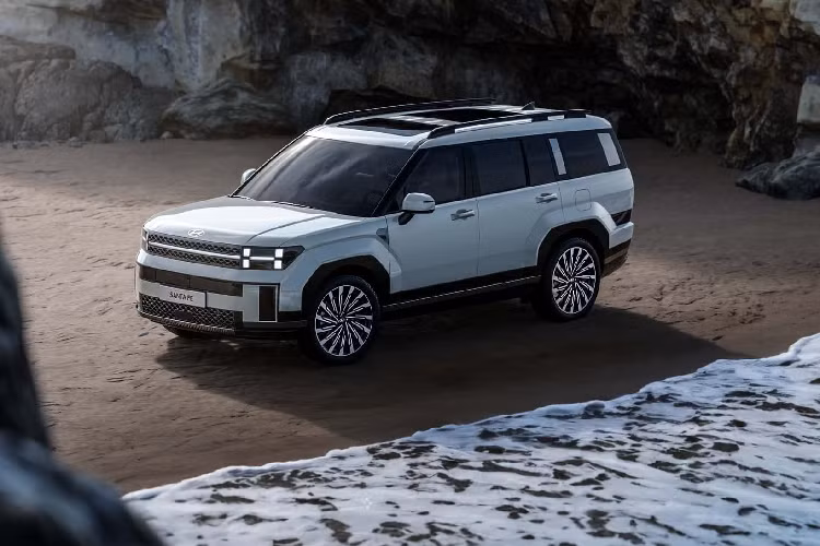 Tiếp đến là BMW với tuổi đời trung bình xe 3,8. Các hãng xe phổ thông như Ford, Honda, Toyota hay Kia cũng lần lượt xếp ở các vị trí phía sau.