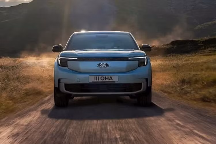 Giám đốc điều hành Ford - Jim Farley gần đây đã chia sẻ rằng, hãng đã có kế hoạch sản xuất một mẫu SUV Ford chạy điện 7 chỗ, 3 hàng ghế. Ford đang thực hiện sứ mệnh đuổi theo Tesla và trở nên nổi bật hơn giữa hàng loạt các nhà sản xuất ôtô chạy điện khác.