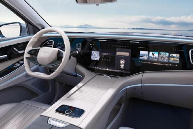 Về ngoại hình, đầu xe sở hữu lưới tản nhiệt hình đa giác cỡ lớn được trang trí bằng các nan chạy dọc thay vì nằm ngang như bản cũ, lưới tản nhiệt này cũng được nối liền với cụm đèn pha thanh mảnh 2 bên. Các khe hút gió hình tam giác ở phía dưới mặt trước được tích hợp vào thêm các cụm đèn LED bố trí theo chiều dọc nhờ đó đầu xe trong mạnh mẽ.