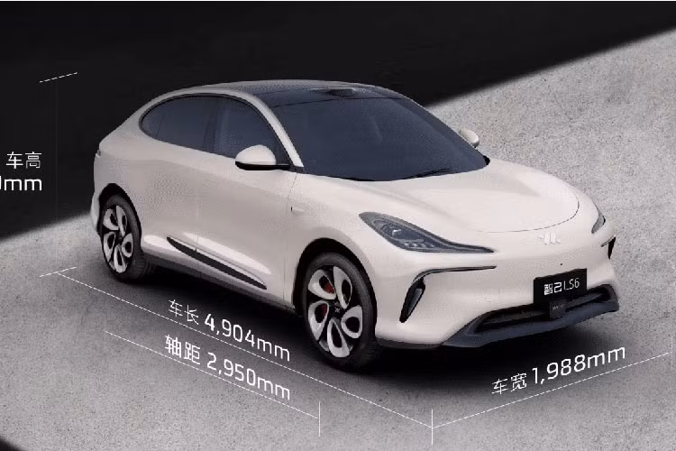 Ngoài ra, IM LS6 hỗ trợ sạc nhanh điện áp cao 800V, theo thương hiệu, chỉ mất 15 phút sẽ giúp xe có phạm vi hoạt động của pin thêm 500 km và 5 phút để tăng phạm vi hoạt động thêm 200 km.