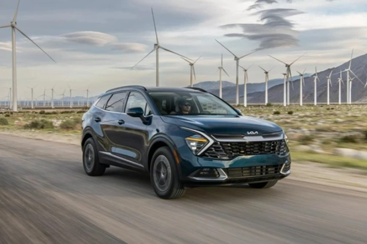 Theo đó, Kia Sportage Hybrid 2024 mới sẽ có 3 phiên bản Sportage Hybrid LX, Sportage Hybrid EX, Sportage Hybrid SX Prestige đi cùng mức giá lần lượt là: 28.290 USD (khoảng 686,5 triệu đồng) - 30.090 USD (khoảng 730 triệu đồng) và 37.190 USD (khoảng 902,5 triệu đồng).