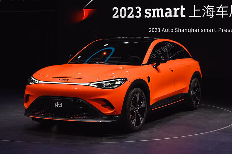 Phạm vi hành trình cũng sẽ thay đổi tùy theo cấu hình, cung cấp 3 tùy chọn 500 km, 510 km và 540 km. Giá xe Smart #3 2023 chưa công bố, xe sẽ ra mắt cũng như bán hàng vào cuối năm nay tại thị trường Trung Quốc, còn việc ra mắt ở thị trường Châu Âu sẽ diễn ra vào năm 2024. Ngoài ra, quan chức của Smart Automobile cũng cho biết, một mẫu xe thuần điện mới sẽ được ra mắt hàng năm từ năm 2022 đến 2024.