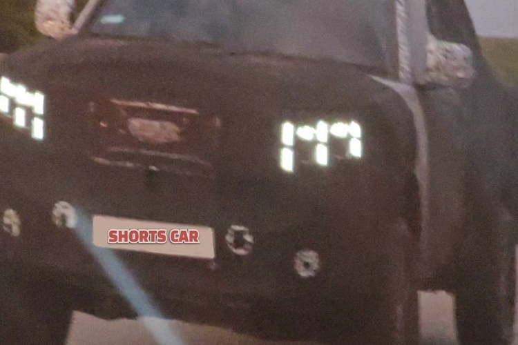 Theo tin đồn, xe sẽ có tên gọi chính thức là Kia Tasman bán tải. Tin đồn bắt nguồn từ việc hãng Kia đăng ký bản quyền thương hiệu cho cái tên Tasman ở Úc và New Zealand. Cái tên này có vẻ có liên hệ với vùng biển Tasman nằm giữa Úc và New Zealand. Hiện đại diện của hãng Kia vẫn từ chối cung cấp thêm thông tin về Tasman.