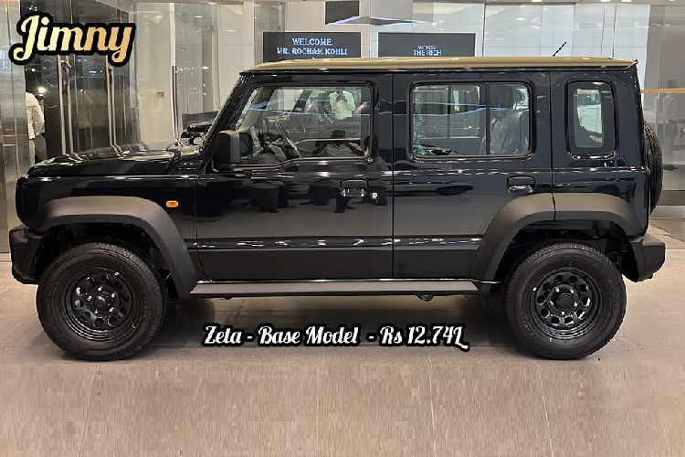 Với mức giá tương đương khoảng 360 triệu đồng, Suzuki Jimny 5 cửa bản tiêu chuẩn Zeta cũng được phát triển dựa trên cơ sở gầm bệ hình thang. Xe sở hữu chiều dài 3.985 mm, chiều rộng 1.645 mm, chiều cao 1.720 mm, chiều dài cơ sở 2.590 mm và chiều cao gầm 210 mm. So với phiên bản 3 cửa, Suzuki Jimny 5 cửa có chiều dài cơ sở tăng đến 340 mm.